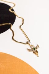 Anka Kuşu Zümrüt Taşlı Charm Kolye