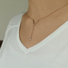 Altın Baget Taşlı V Tip sarkıt Kolye 14 Ayar