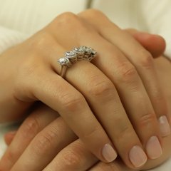 Pırlanta Beş Taş Yüzük